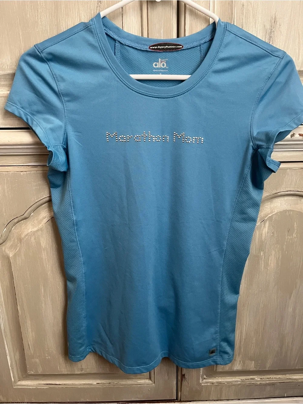 Vintage Alo Women’s Blue Running T-shirt Bedazzled « Marathon Mom » Size Small